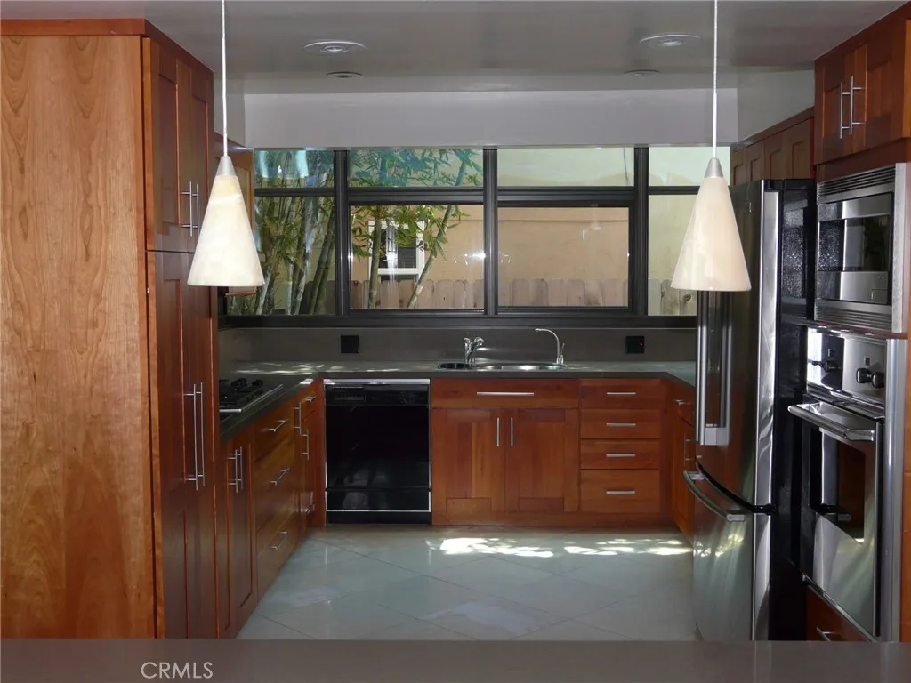 516-518 Roycroft Avenue, Long Beach, CA 90814 - Photo 3 of 31, Long Beach, CA