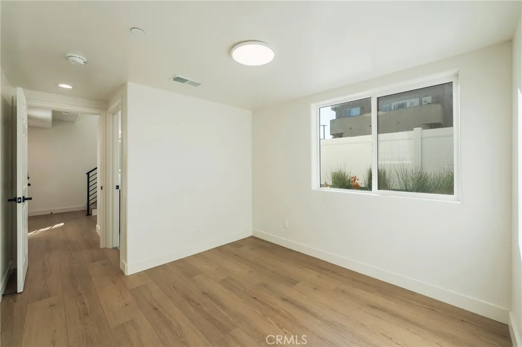 714 N Chestnut Avenue, Los Angeles, CA 90042 - Photo 4 of 44, Los Angeles, CA