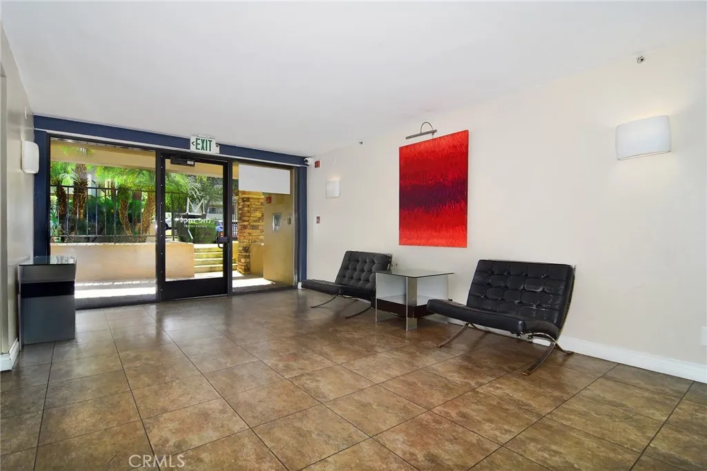 5520 Owensmouth Avenue Unit 117, Woodland Hills, CA 91367 - Photo 5 of 30, Woodland Hills, CA