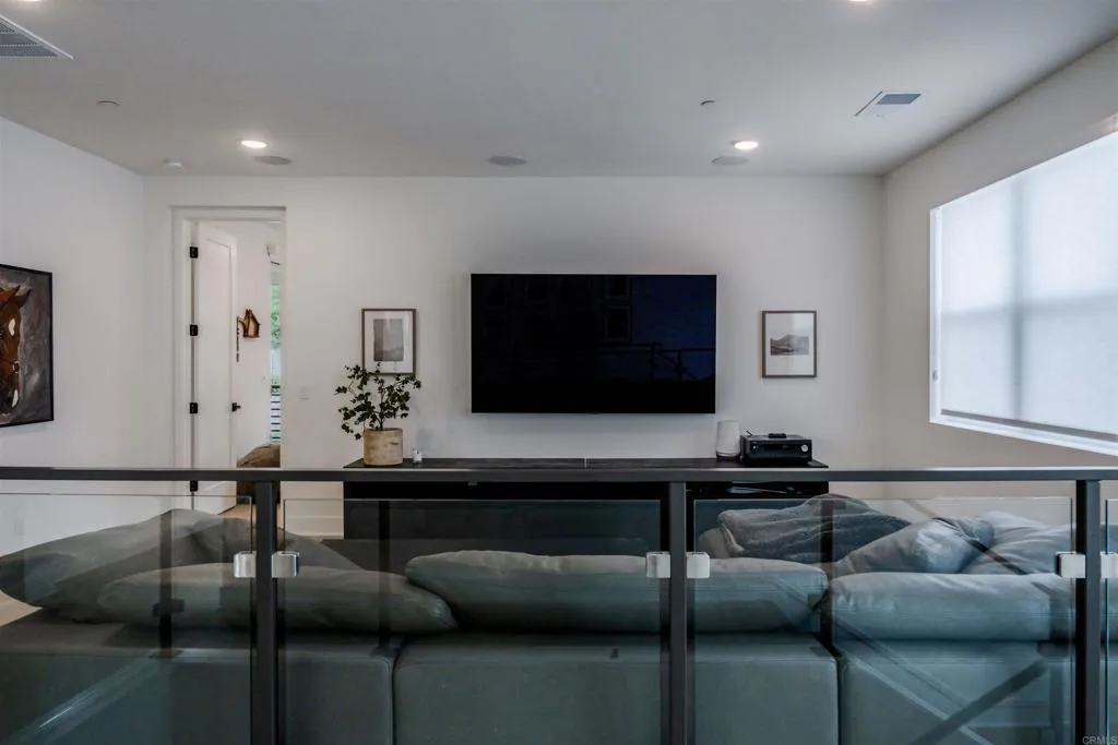 https://cdn.realtyfeed.com/cdn/127/306749701/afea18994dcfbd4e2e3c27dba7b06d53.webp