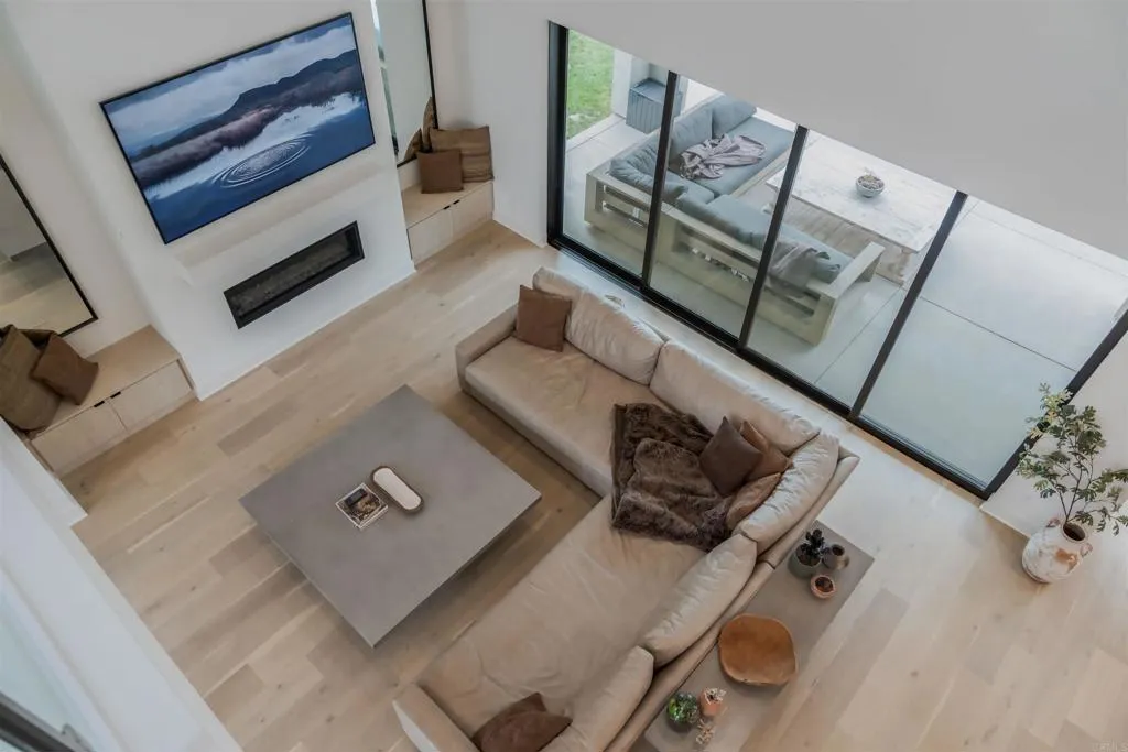 https://cdn.realtyfeed.com/cdn/127/306749701/c747bfeaa7de2cc226ec2f7edeab221c.webp