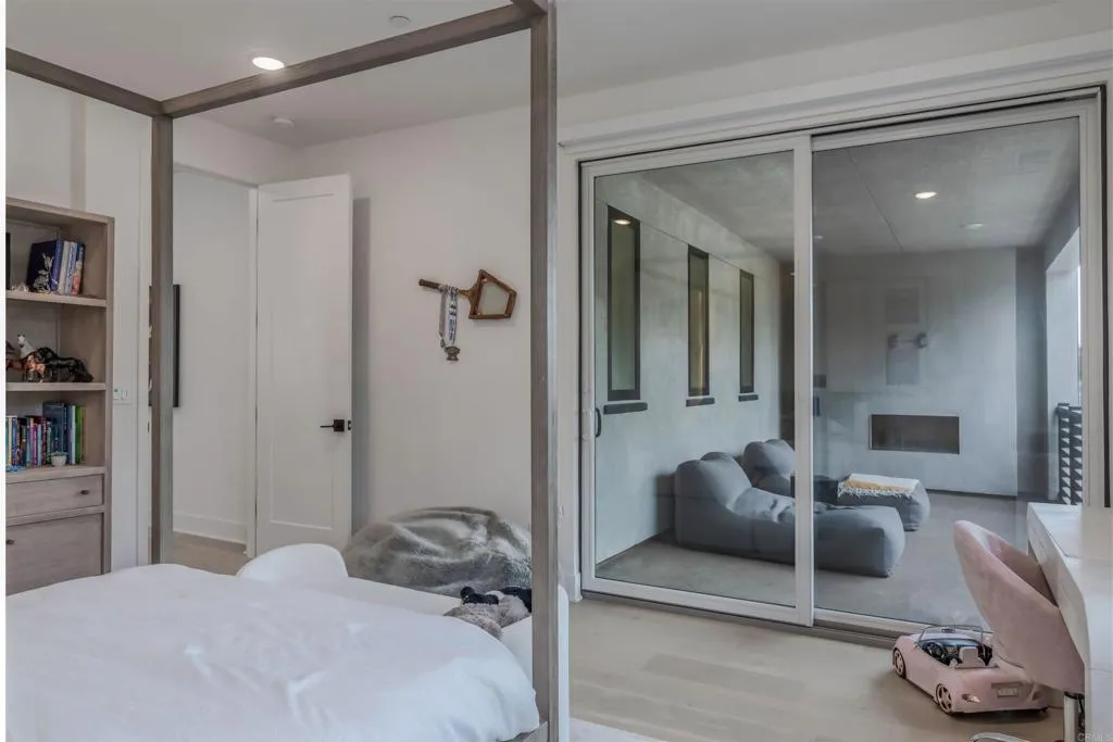 https://cdn.realtyfeed.com/cdn/127/306749701/e7c368abb19ecbd21418f74bfc5a7dd1.webp