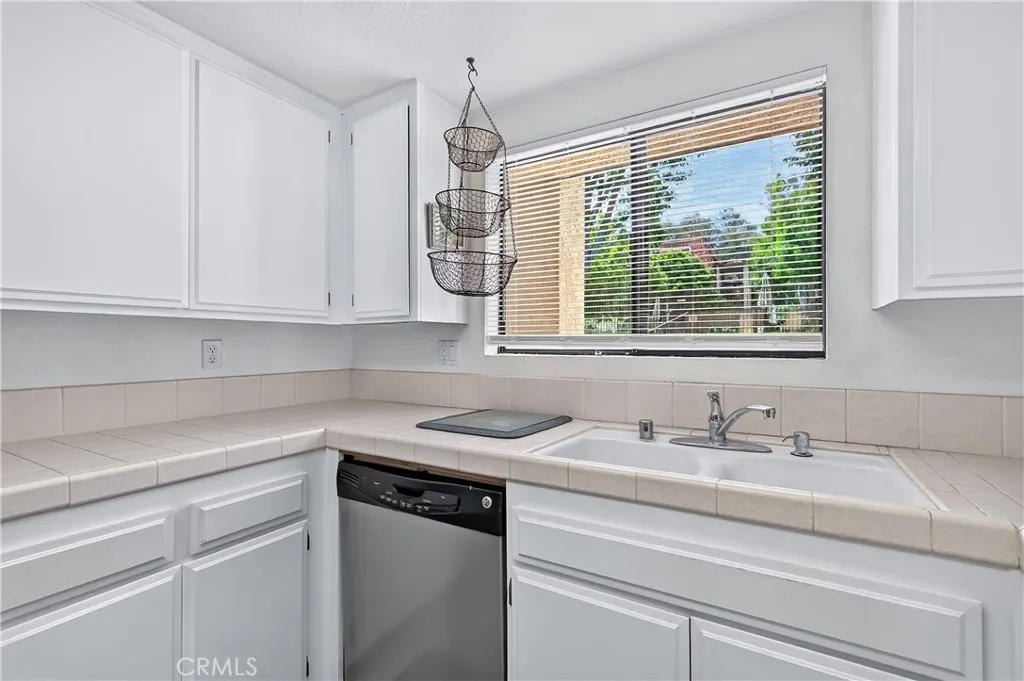 2501 Temple Ave Avenue Unit 104, Signal Hill, CA 90755 - Photo 4 of 23, Signal Hill, CA