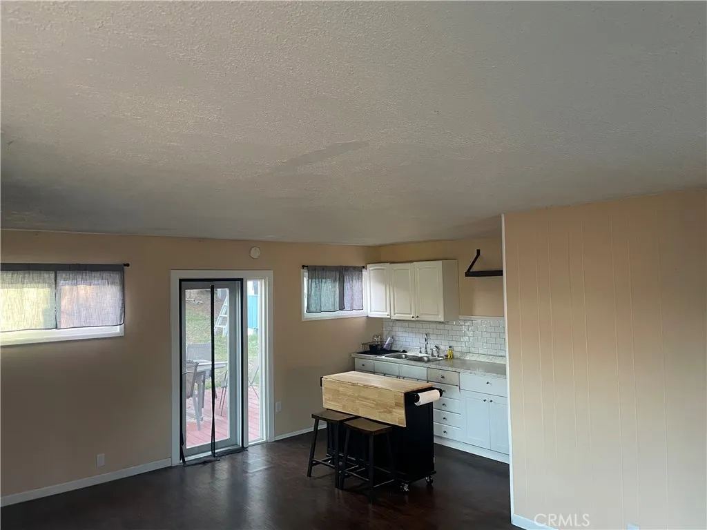 https://cdn.realtyfeed.com/cdn/127/306749730/ecee61aa29e5ae533b3d47e97f2617eb.webp