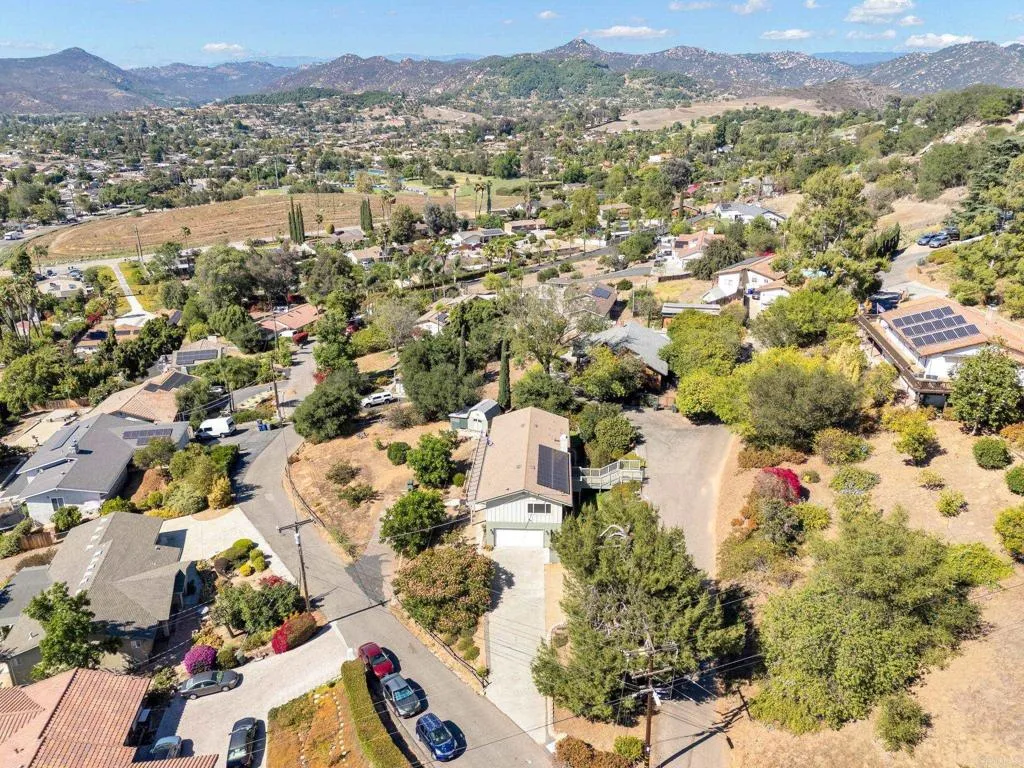 https://cdn.realtyfeed.com/cdn/127/306749754/150c0327c0b40dc545805df33bc64fa7.webp