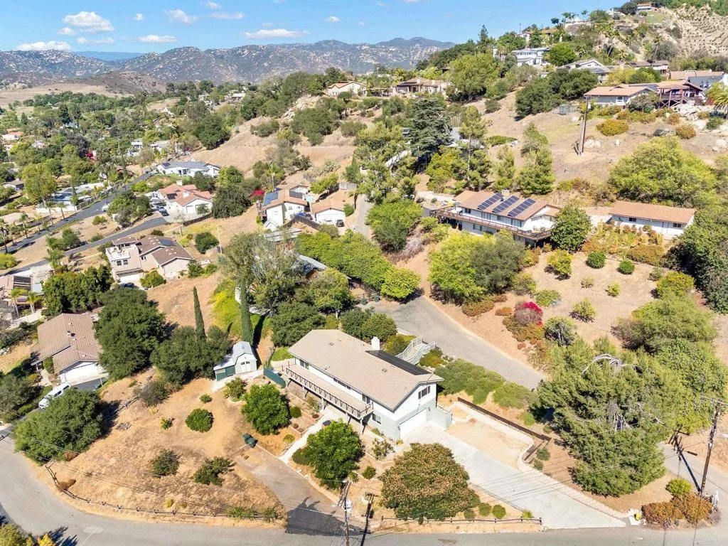 https://cdn.realtyfeed.com/cdn/127/306749754/42d1a57a39f7e9d2cef84a0f8f543f3f.webp