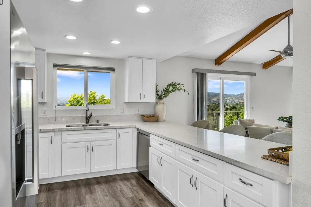 https://cdn.realtyfeed.com/cdn/127/306749754/43f4baf10ac10c39d88a5f8582351a30.webp