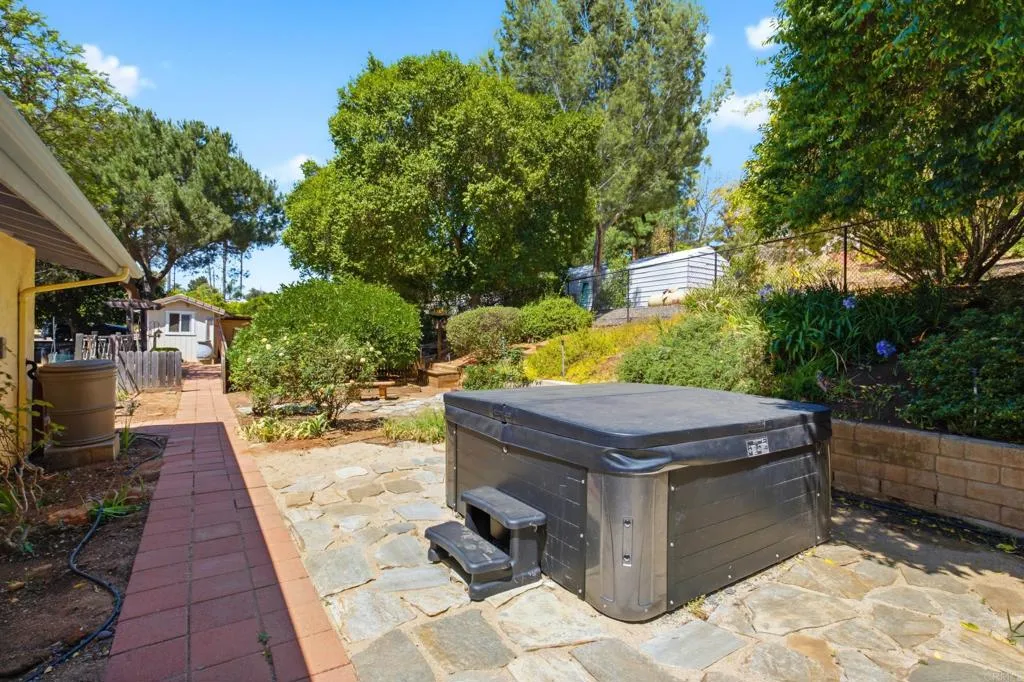 https://cdn.realtyfeed.com/cdn/127/306749797/0709129b6be68028c54c65ee0b1a09f3.webp