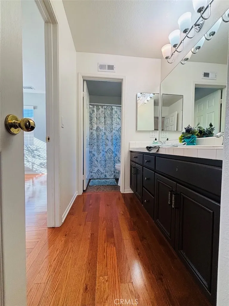 https://cdn.realtyfeed.com/cdn/127/306749811/3e342f9b94827a38a859182a521e7472.webp