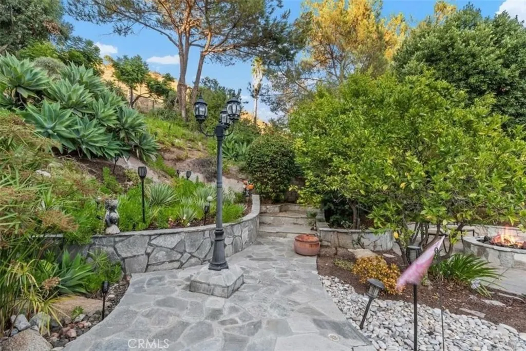 https://cdn.realtyfeed.com/cdn/127/306749811/9b3bae577e1065cea9dbceb82224bfe7.webp