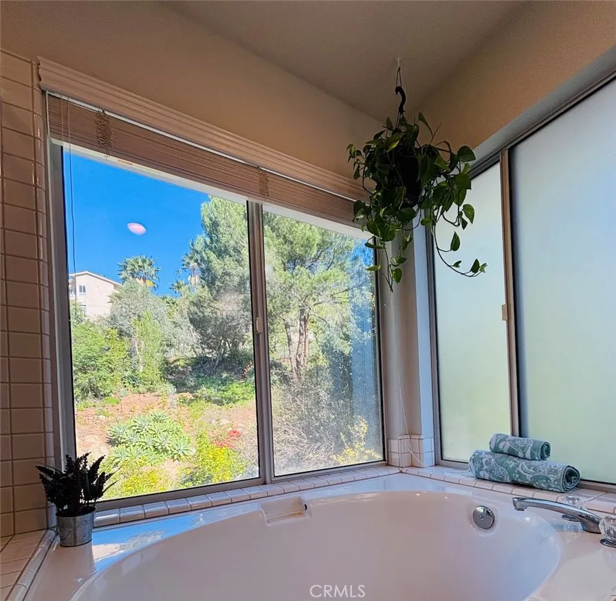 https://cdn.realtyfeed.com/cdn/127/306749811/ffff8affa259ec8fe9c7e60fa7cfcfaa.webp