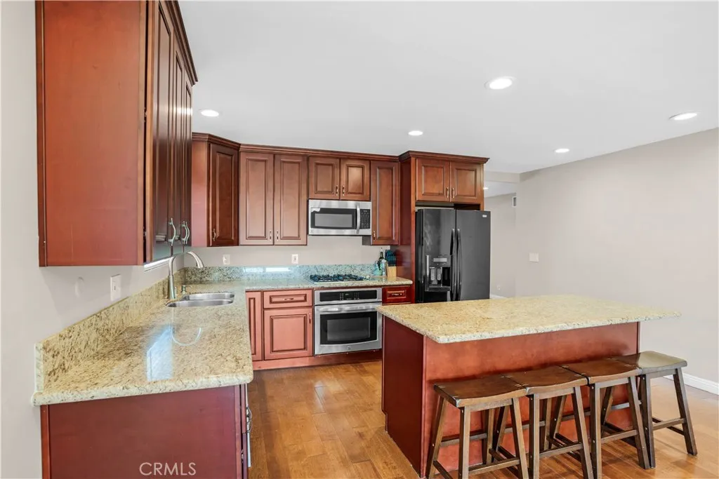 https://cdn.realtyfeed.com/cdn/127/306749813/413cc0d75b26bb71c0343089fe34c67c.webp
