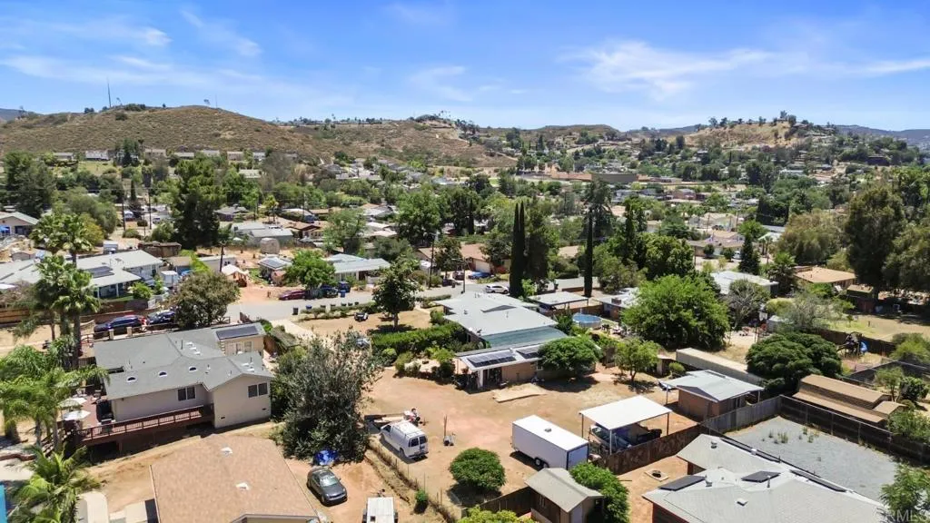 https://cdn.realtyfeed.com/cdn/127/306749880/041f5a48875f38c017490ce8e994dba0.webp