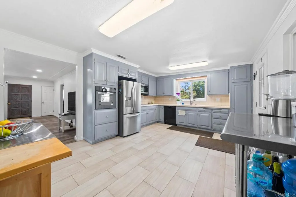 https://cdn.realtyfeed.com/cdn/127/306749880/7ca0a059bba323b2a51e48d6db6fe1f5.webp