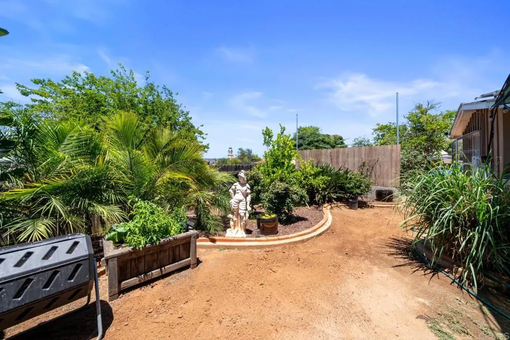 https://cdn.realtyfeed.com/cdn/127/306749880/8d53760a8d83c9e6dcb658ad30bda076.webp