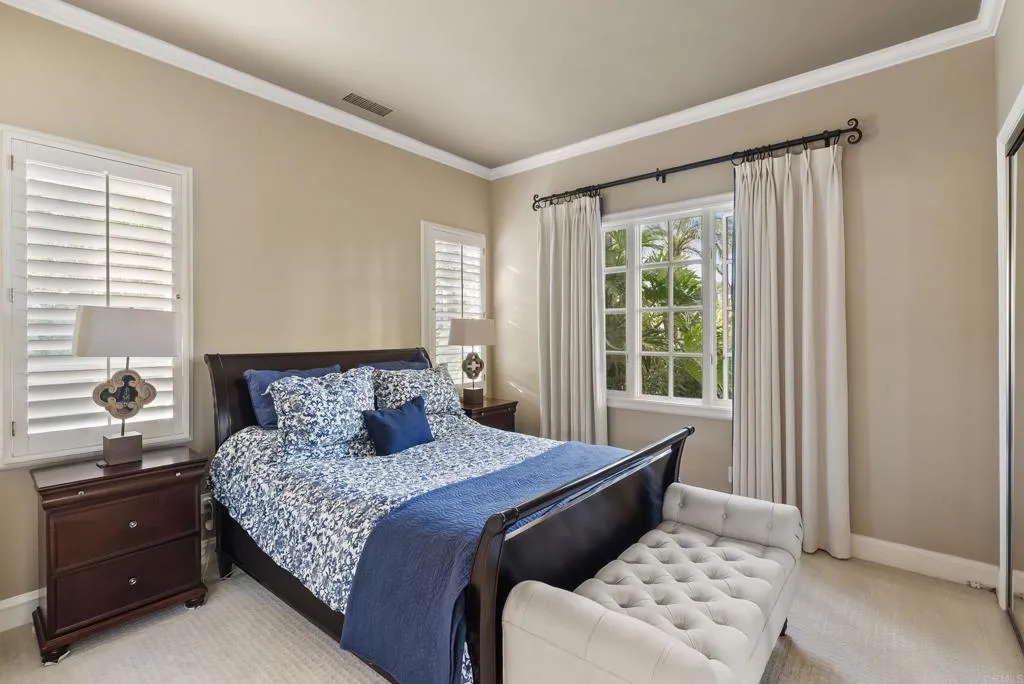 https://cdn.realtyfeed.com/cdn/127/306749907/ec6b2e7ad797bc8482dc4ec47fe6dbe6.webp