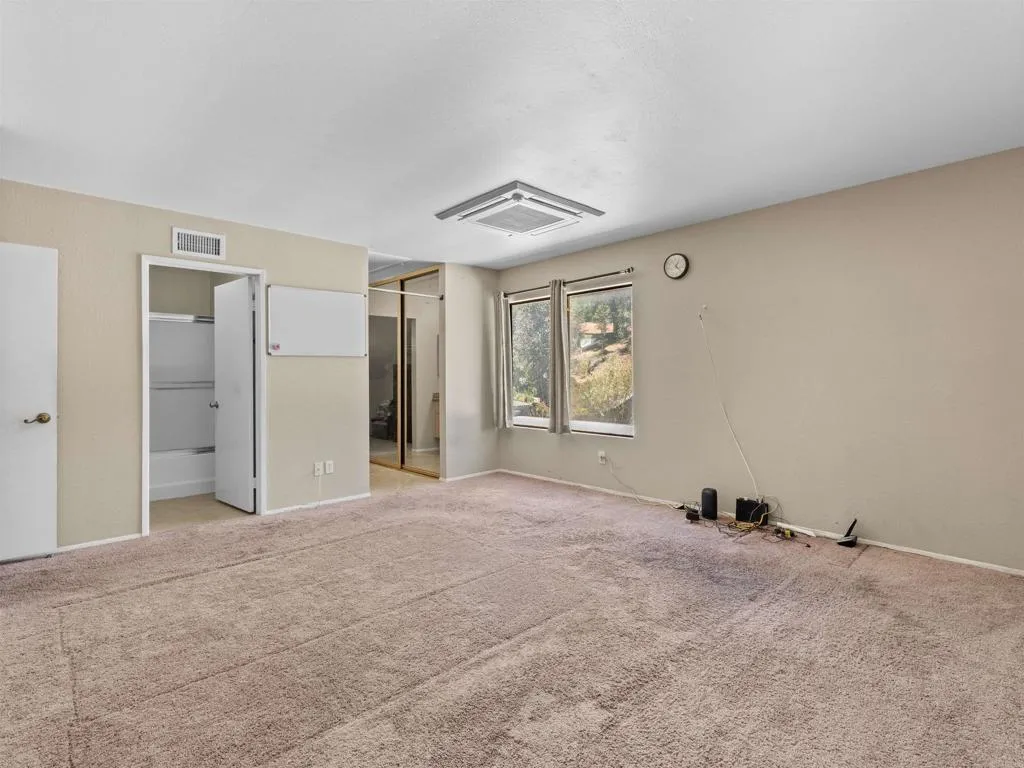 https://cdn.realtyfeed.com/cdn/127/306749969/02193798688de0d5a7c4388c88bd5f70.webp