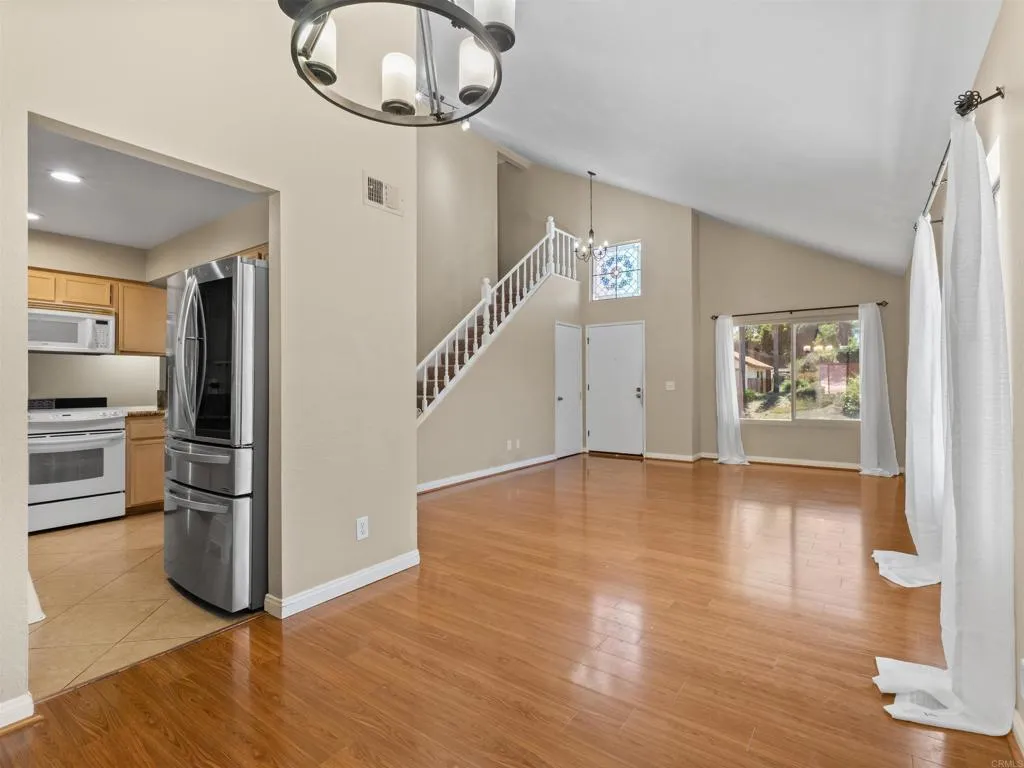 https://cdn.realtyfeed.com/cdn/127/306749969/0be998d6b363decefcb33b53276f9db6.webp