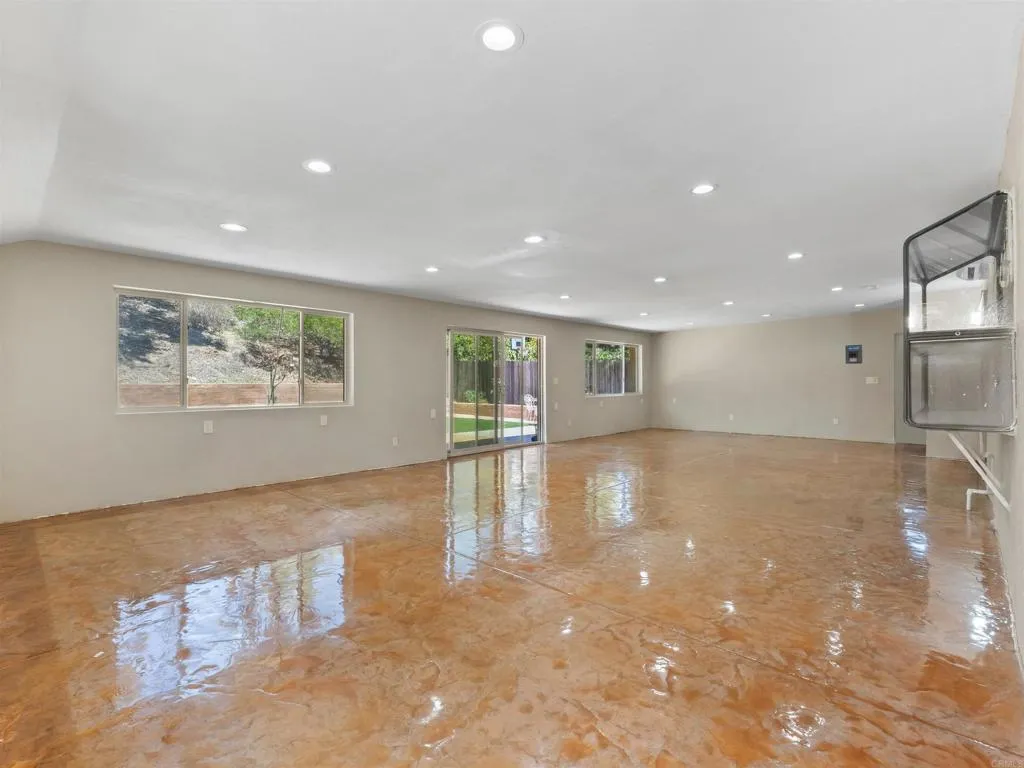https://cdn.realtyfeed.com/cdn/127/306749969/2dd34005ca838a8fb38acdf17a513179.webp
