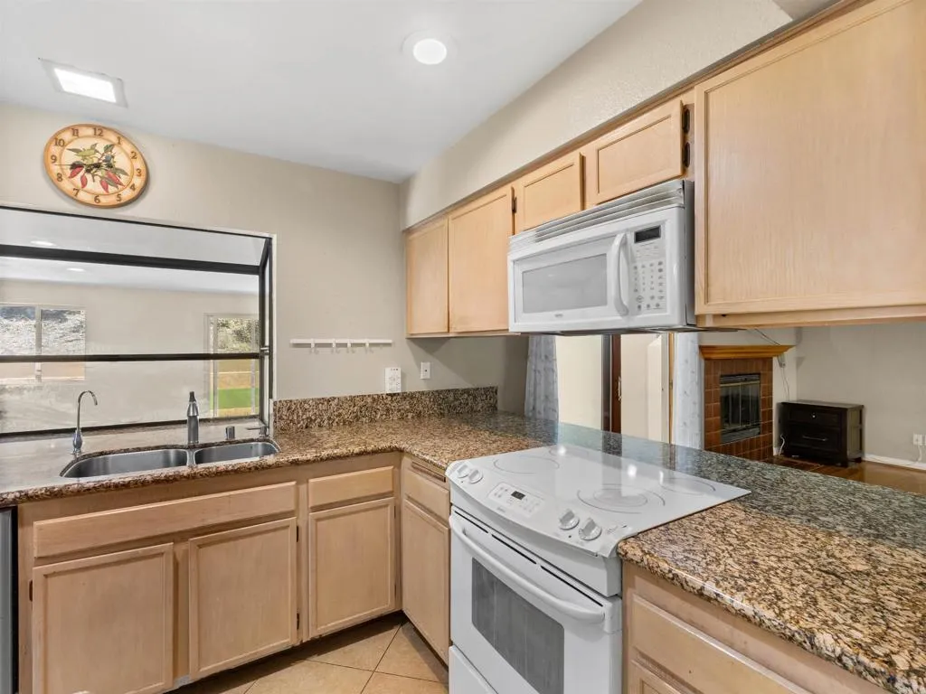 https://cdn.realtyfeed.com/cdn/127/306749969/aaa7452efe70d176eede67b38e6935ec.webp