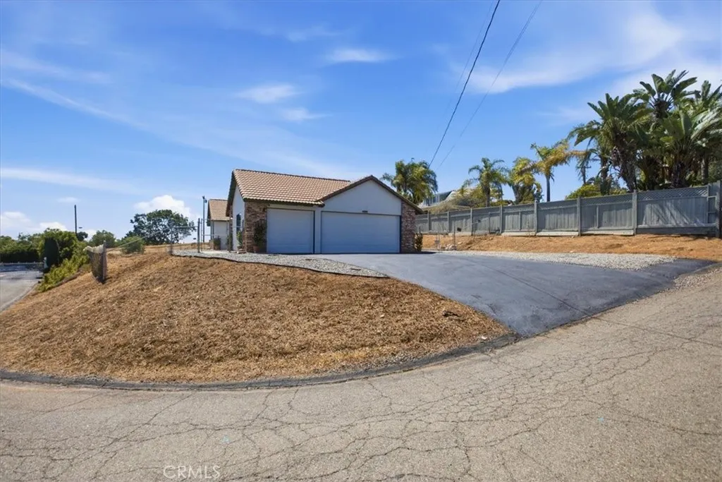 https://cdn.realtyfeed.com/cdn/127/306749974/1ee764311e18d4c596034f54fb19a2f8.webp