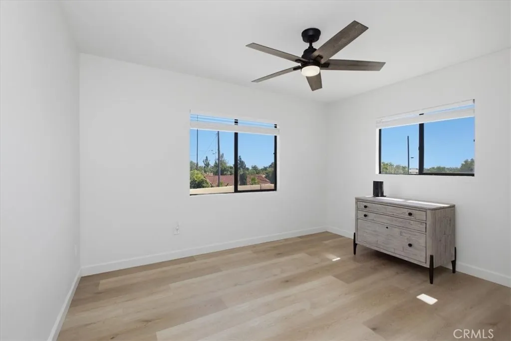 https://cdn.realtyfeed.com/cdn/127/306749974/48f8a3dfa4f74a11cce5ae47e1af13d4.webp