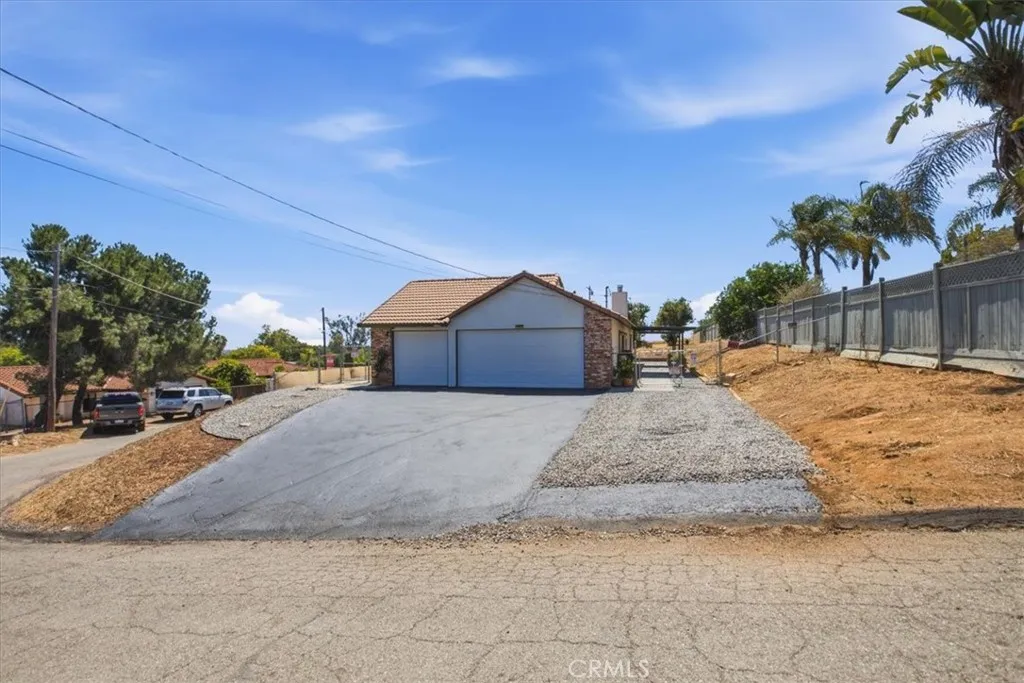 https://cdn.realtyfeed.com/cdn/127/306749974/5203f6cb0d6ad1cc674e7cfb7623ae77.webp