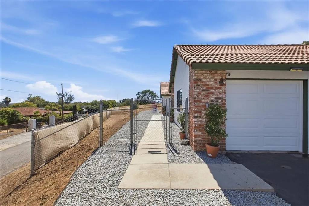 https://cdn.realtyfeed.com/cdn/127/306749974/8d46834b486b6ca64c8657e46a6e25da.webp