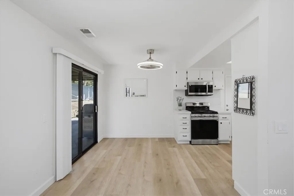 https://cdn.realtyfeed.com/cdn/127/306749974/bb96b570af23c87fba17c4c511ad6d31.webp