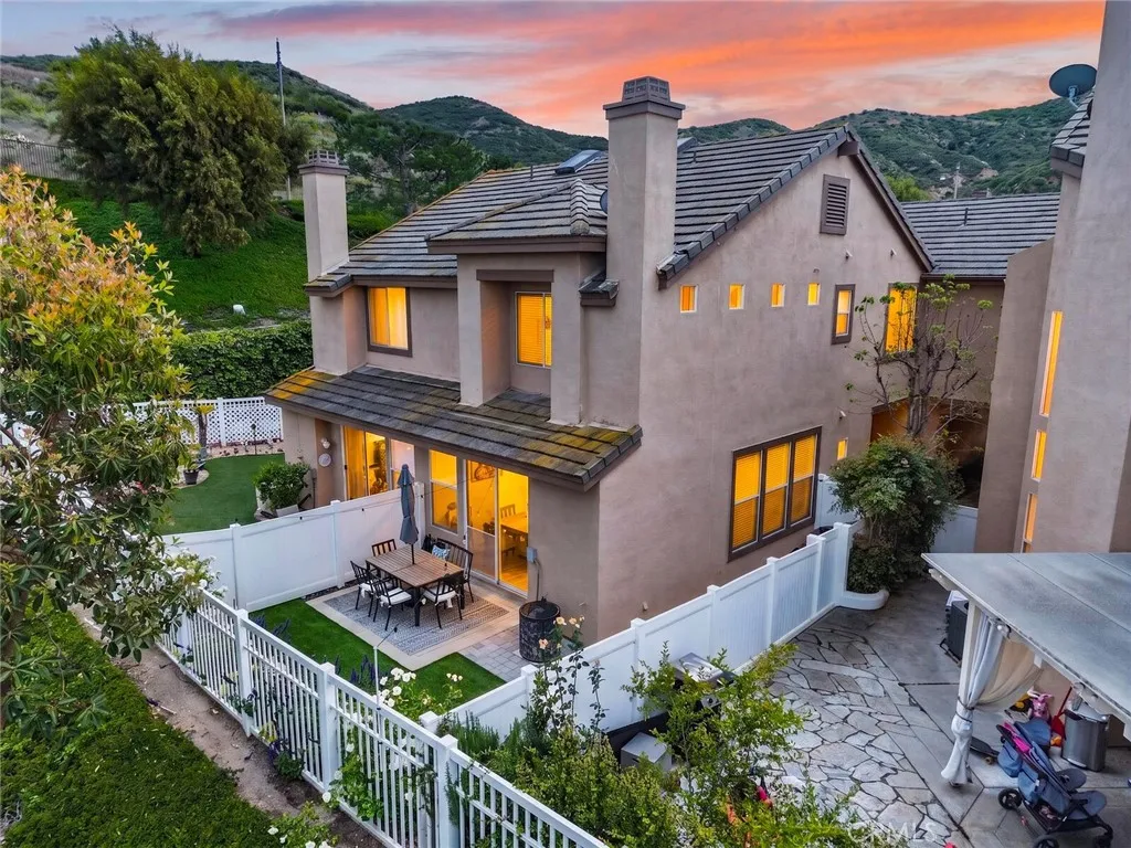 1366 S Country Glen Way