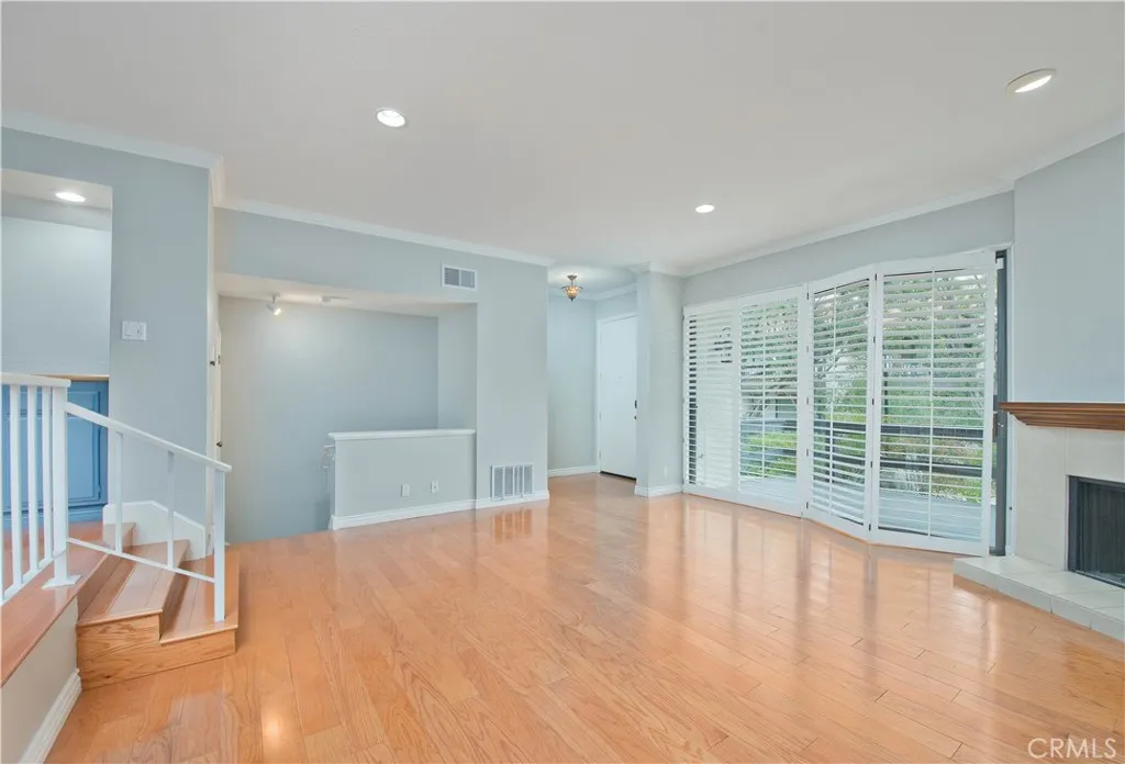 21730 Marylee Street Unit 40, Woodland Hills, CA 91367 - Photo 4 of 27, Woodland Hills, CA