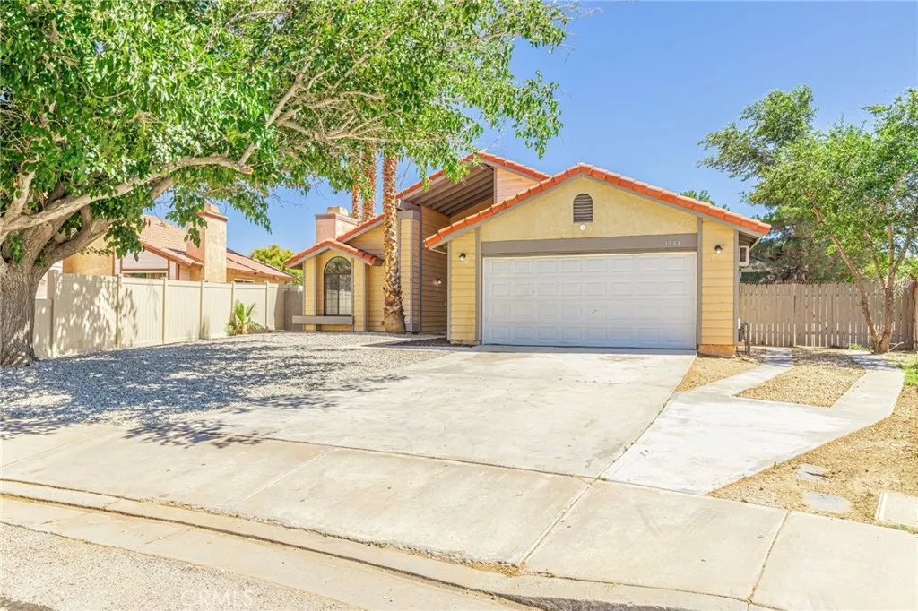 1544 E Norberry, Lancaster, CA 93535 - Photo 3 of 33, Lancaster, CA