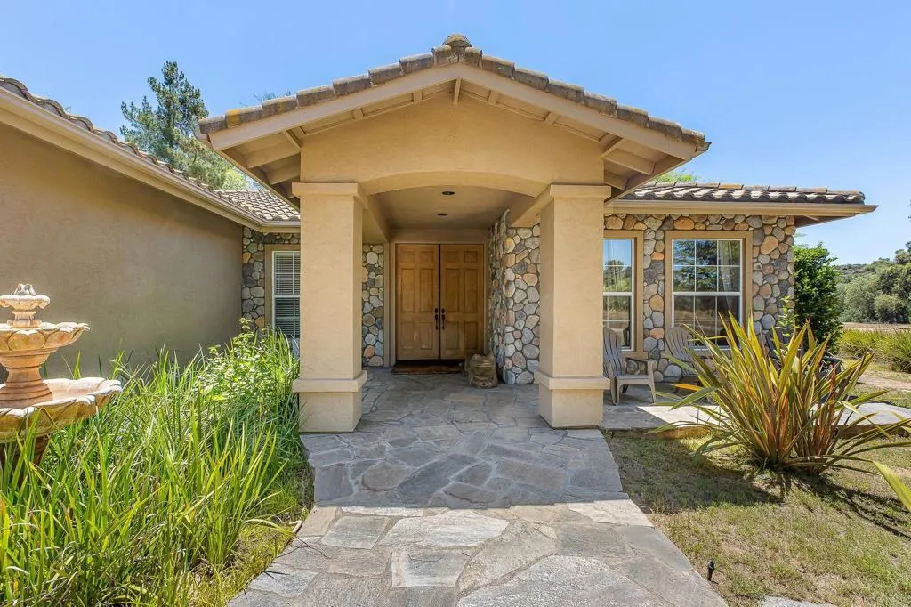 https://cdn.realtyfeed.com/cdn/127/306750068/172994cfc24a41e0979fbd75817c639e.webp