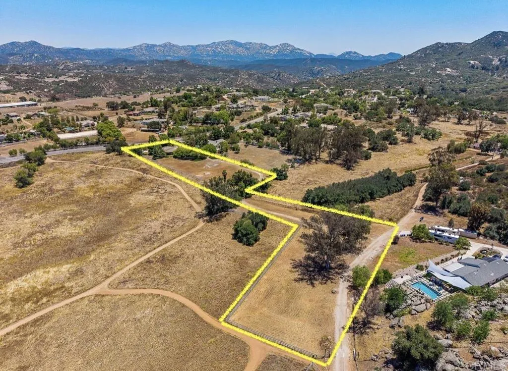 https://cdn.realtyfeed.com/cdn/127/306750068/2d04f907d67acb736ad3eddc5b4091e4.webp