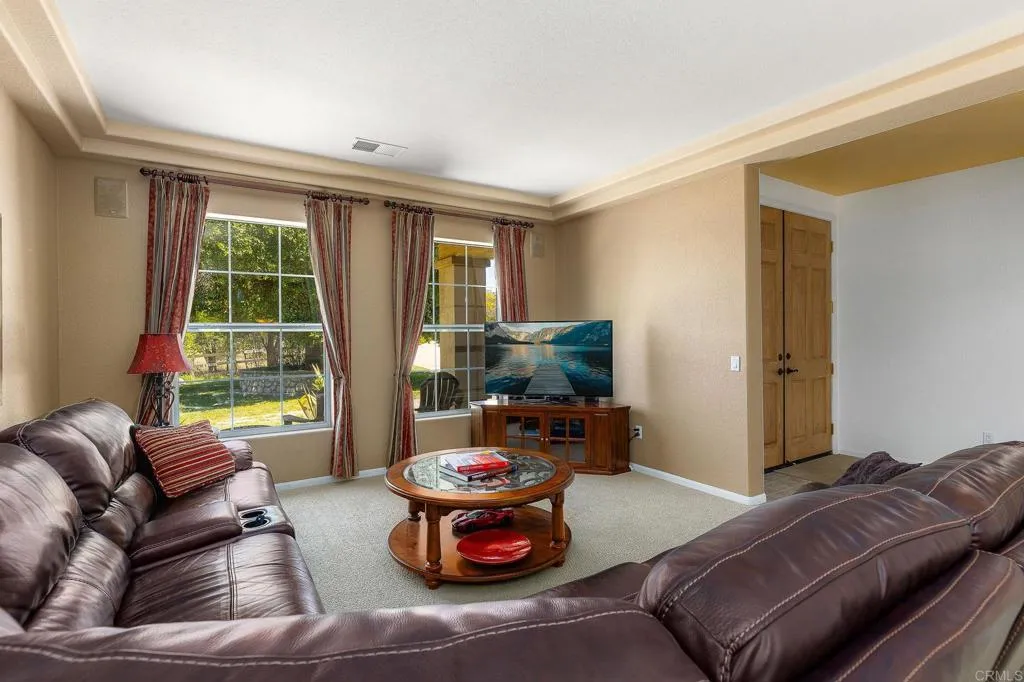 https://cdn.realtyfeed.com/cdn/127/306750068/30e4869bc2f8a920b4eb8fa1368534a7.webp