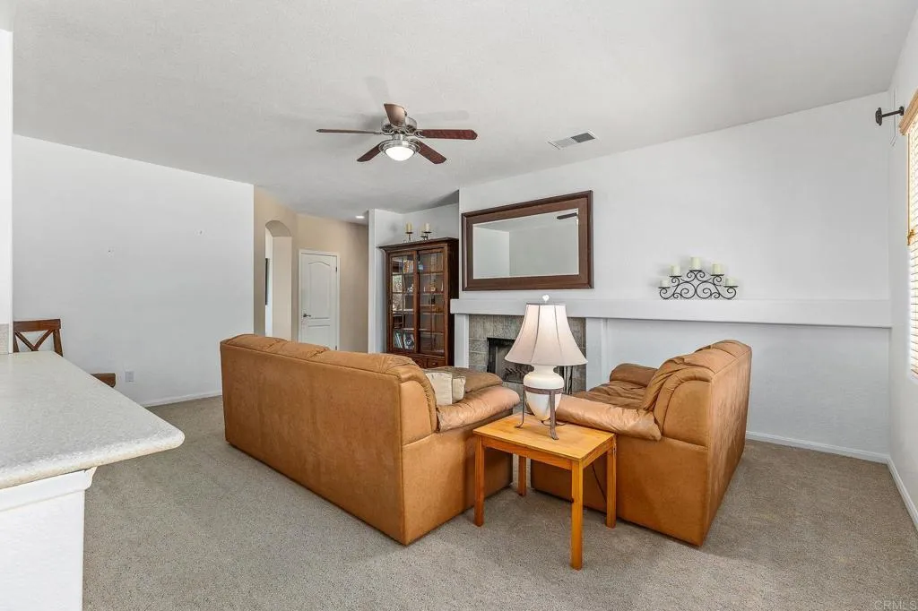 https://cdn.realtyfeed.com/cdn/127/306750068/39019e9ce0e368181ef217eb05ef6def.webp