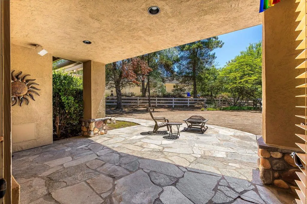 https://cdn.realtyfeed.com/cdn/127/306750068/4fbdce47412b799434c40a469fde34cb.webp