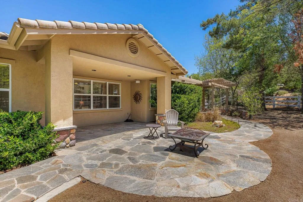 https://cdn.realtyfeed.com/cdn/127/306750068/5cd201f6b026278999489c470be64513.webp