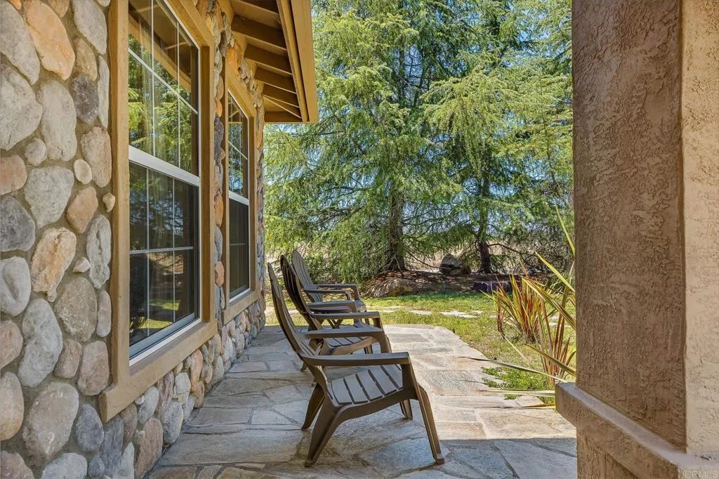 https://cdn.realtyfeed.com/cdn/127/306750068/6bbeafc87d9367dc8b9463666b2dbd48.webp