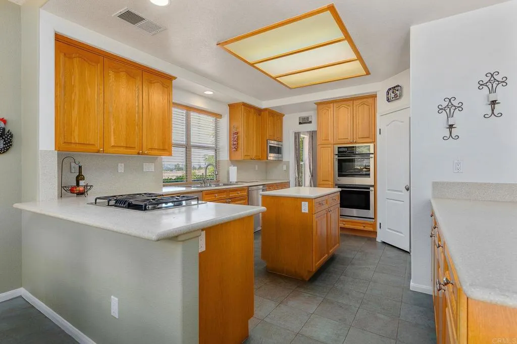 https://cdn.realtyfeed.com/cdn/127/306750068/8104a7b00a2b2e6c97d1556093bef3e9.webp