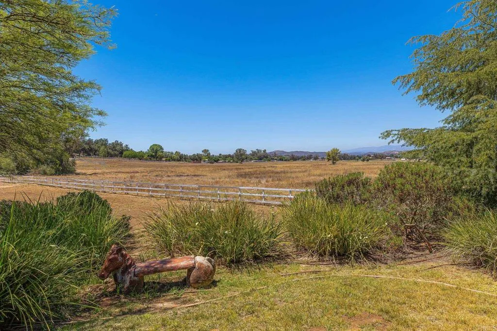 https://cdn.realtyfeed.com/cdn/127/306750068/ae150c04f81a56835263ea6060fa2bf3.webp