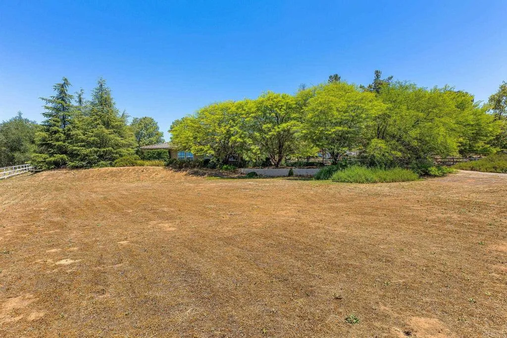 https://cdn.realtyfeed.com/cdn/127/306750068/c933650899cb5dca2a10d2501f23572f.webp