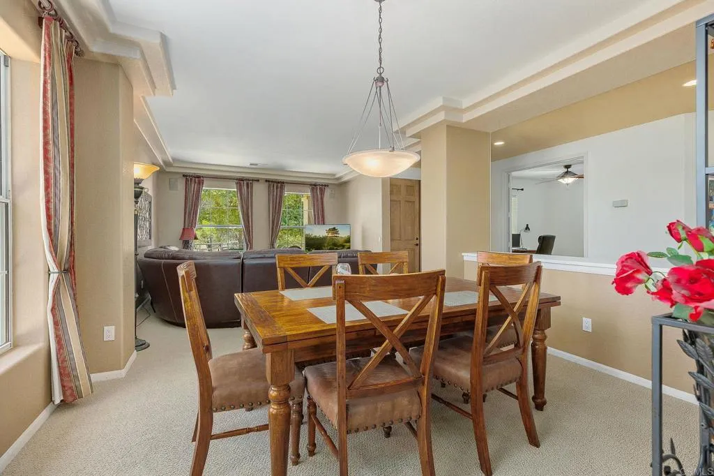 https://cdn.realtyfeed.com/cdn/127/306750068/ea61c49f9fb2938d8c7d5b5b4cb79205.webp