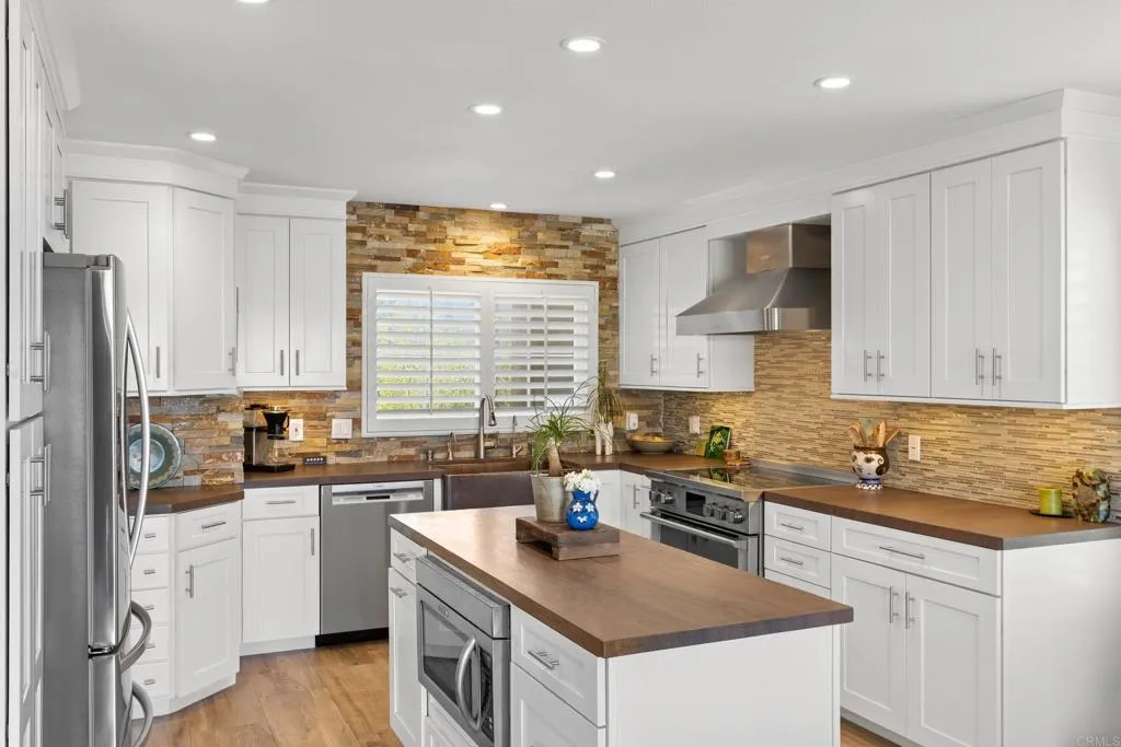 https://cdn.realtyfeed.com/cdn/127/306750074/28bbc8b65e0e11517d422441a93e7995.webp