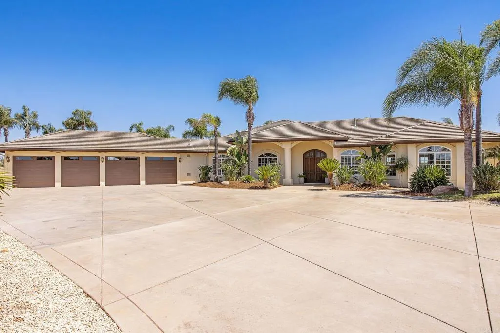 https://cdn.realtyfeed.com/cdn/127/306750085/0fc2f3a56ba6f8c3164b6f2567ea5207.webp