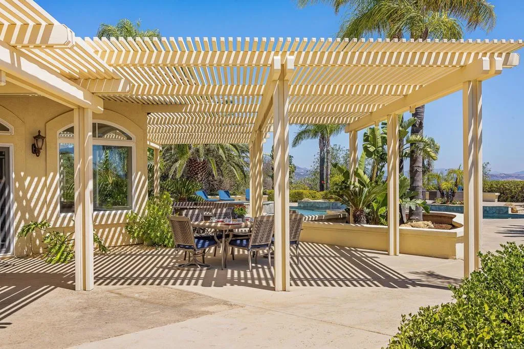 https://cdn.realtyfeed.com/cdn/127/306750085/1d0ce4881659bd0cf97bb9799dbc74d1.webp
