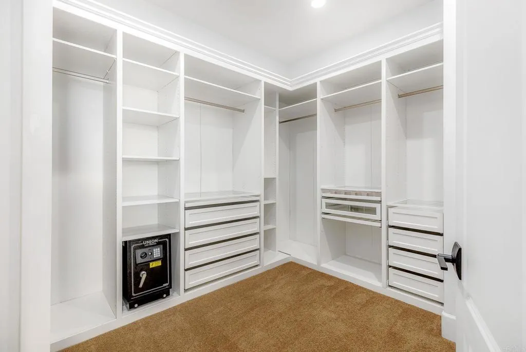 https://cdn.realtyfeed.com/cdn/127/306750085/21e05b6d5d67ed868d68e7a0524c9b82.webp
