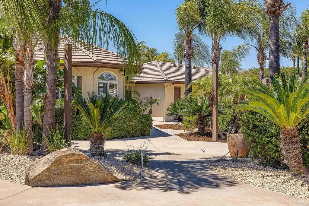 https://cdn.realtyfeed.com/cdn/127/306750085/62f70820b420e3ea54343924913d95c4.webp
