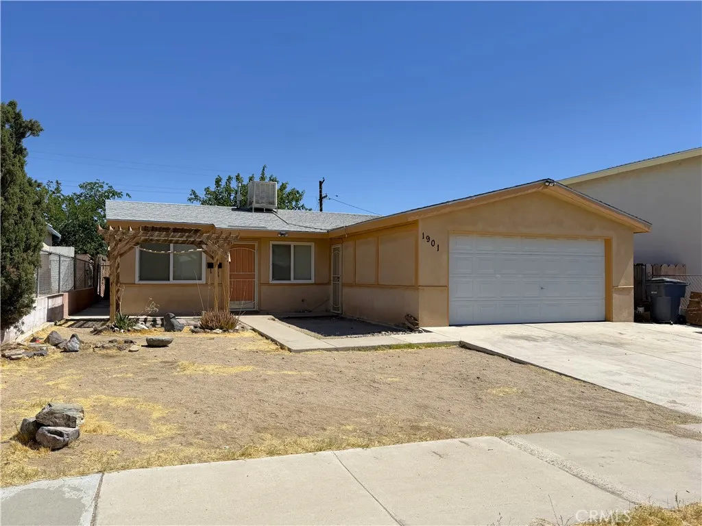 1901 Sunset Street, Barstow, CA 92311 - Main photo, Barstow, CA