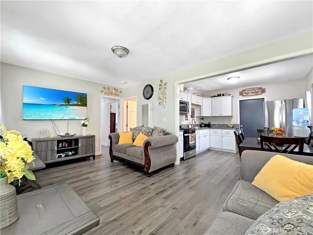 4187 Dwight Avenue, Riverside, CA 92507 - Photo 4 of 42, Riverside, CA